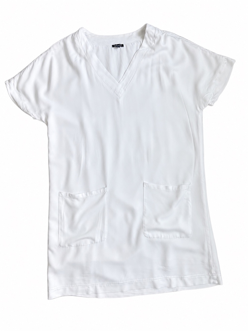 Splended White V-Neck Scrub Top Women’s Size Small Dual Front Pockets Casual